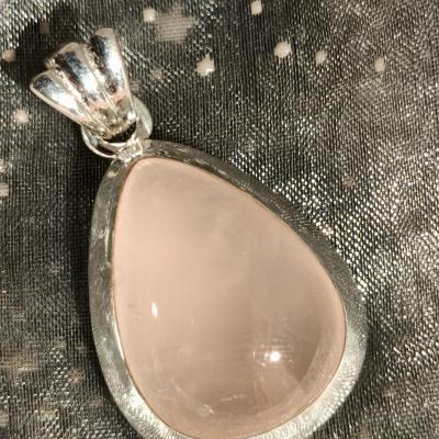 PENDENTIF QUARTZ ROSE